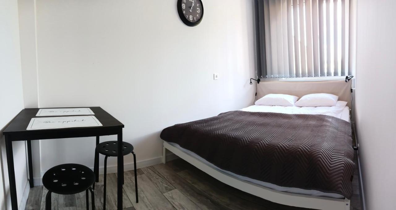 Apartamenty Oswiecim Klimatyzacja Air-Conditioned Экстерьер фото